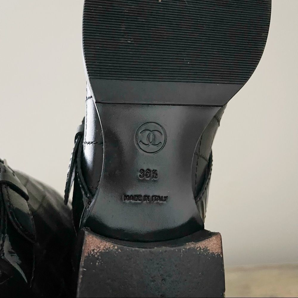 CHANEL black quilted Pull on Patent Leather boots - Picture 10 of 13